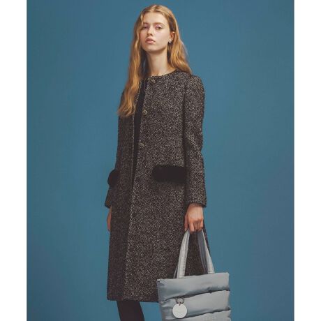 [^ԁFCOTOGW0150]2025 WINTER COLLECTIONSNOWBERRY POCKET TWEED Xm[׃[ |Pbg cC[hEIɂLȔBYn̐ncƂɃ[v̎DăcC[hɂ܂BQFg̃VbNłƂۂ̃cC[hłATOCCA炵tFCNt@[ƃ^p[cgŏ炵ۂvXĂ܂BXgƂƂVGbgŁAǂȃ{gXɂ킹₷A|Pbg̃t@[͎O\̂߁A͋CςĕLV[ɂ܂Bfނł肵|`^CṽR[g܂ByfށzBỸE[fށBG̗ǂƒǂ򂪓łBy@\zL@\fނgpĂ܂BňFʁLkF₠聙F