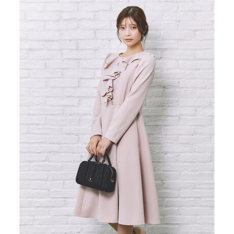 [^ԁFOPTOGW0525]2025 WINTER COLLECTIONFRILL BLOOM t u[̏íAƒŐ􂢂ł鏤iłBtgɂꂽ_ȃtڂA؂₩ŃtF~jȈۂ̃hXBW߂t̃fUCĂ悤AVGbg̓VviȃtACɁAoXǂdグ܂BgpĂ鐶ńAy₩łȂƂ݂Aق̂ƃXgb`Ă邽߁ACɂ܂B܂Aĝ̃CEɂAh[v܂fފ́AŃGKgȈۂ^܂BHt܂ł̃OV[Yɂ킽Ăy݂ApƃfUC˔ꒅByfށz̈ꕔɃTCN|GXegpB\tgȃXgb`fނłBy@\zL@\fނgpĂ܂BňFʁLkF₠聙F