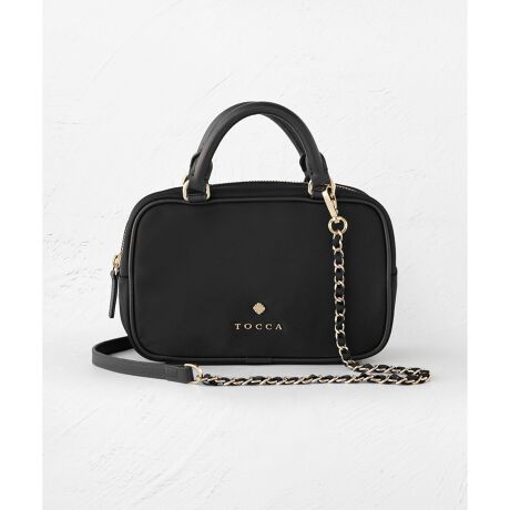 [^ԁFBOTZLM0004]2026 SPRING SUMMER COLLECTIONgh̉tH_łȁAiC̃~j{XgobOBƂĂyRpNgɌă}`肠̂ŁAX}z~jzȂǂ̎[XgXt[łBVvȃXNGA^͊p𗎂ƂĊۂ݂oAvŒJɃpCsOBSN[o[̃^ꂳ̉؂₩AtF~jȃjAX܂ƂĂ܂B`F[MIXO\ȃV_[̓NXŃGKgȃANZgBQWAYŕ\ς̂ŁAꂢڂJWAȃX^COƂDBtH[}Eʋ΁EfC[ȂǗlXȃV[̃R[fBl[gŊ􂷂ACełByΉẮzEzi10cm~20cmĵ݁ZEybg{gc/i500mljydlzE|PbgF2iI[vEWbvj