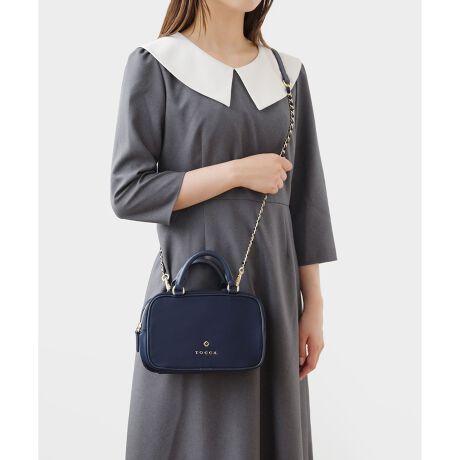 [^ԁFBOTZLM0004]2026 SPRING SUMMER COLLECTIONgh̉tH_łȁAiC̃~j{XgobOBƂĂyRpNgɌă}`肠̂ŁAX}z~jzȂǂ̎[XgXt[łBVvȃXNGA^͊p𗎂ƂĊۂ݂oAvŒJɃpCsOBSN[o[̃^ꂳ̉؂₩AtF~jȃjAX܂ƂĂ܂B`F[MIXO\ȃV_[̓NXŃGKgȃANZgBQWAYŕ\ς̂ŁAꂢڂJWAȃX^COƂDBtH[}Eʋ΁EfC[ȂǗlXȃV[̃R[fBl[gŊ􂷂ACełByΉẮzEzi10cm~20cmĵ݁ZEybg{gc/i500mljydlzE|PbgF2iI[vEWbvj