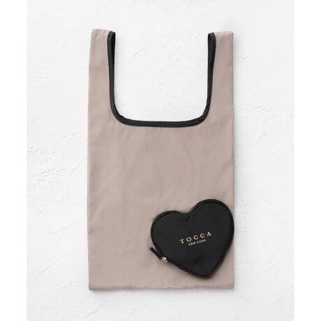 [^ԁFBOTZLM0700]-WEBꕔX܌-CASUAL COLLECTIONy֗ɃAbvf[gTOCCACASUAL BAG COLLECTIONzRELAXROMANTICRZvgɁA鏗̓ɂӂ킵A֗ŃXgXt[ȃACe͂ByWELLNESSzyTRAVELzyDAILYzV[C[WāAsAWAEghAAd烏}C܂ŁA낢ȂofGɃAbvf[gĂyȃobO܂Btg̃Y~Jȃn[g|PbgANZgɂȂlGRobOB|Pbg͏قAobÕ{fB[܂肽Ŏ[|Pb^uɂȂDG@\˔܂BubN⃂J̓x[XJ[Ȃ̂ŁAn[gzFɁBVvȃGRobOJ[ƃfUCŊy߂悤Ɏdグ܂BuvӖn[g`[tɂ́Aɂ邽тɐSɂƂ߂炷悤ɂƂ̃G^[iȃbZ[W߂Ă܂BfC[̂oɋCyɎACéAgpƂĂ͂A肰Ȃ蕨ƂĂ߂łByΉẮzEA4TCY(21~31cm)Ez(10cm~20cm)Eybg{gc/(500ml)