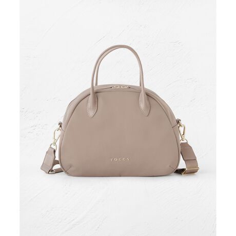 [^ԁFBOTZLM0100]2026 SPRING SUMMER COLLECTIONƂ_ȊۂtHAv킸ƕ߂Ȃ{XgobOB傫iŗD\̃fUĆAŃX^CÕANZgɁBnhobÔ悤Y팩AO\ȃV_[XgbvŃNX{fB[ƂĂgAʋ΂wZs͂fC[ɂ􂵂܂B{fB[ƂĂyAۂ݂̂nhrɊ|\tgŃXgXt[łBtF~jȃX^CO͂AfjVcȂǃJWAȃR[fBl[gɂƍ킹₷߃ACełByΉẮzEzi10cm~20cmĵ݁ZEybg{gi500mljydlzE|PbgF2iI[v1AWbv1j