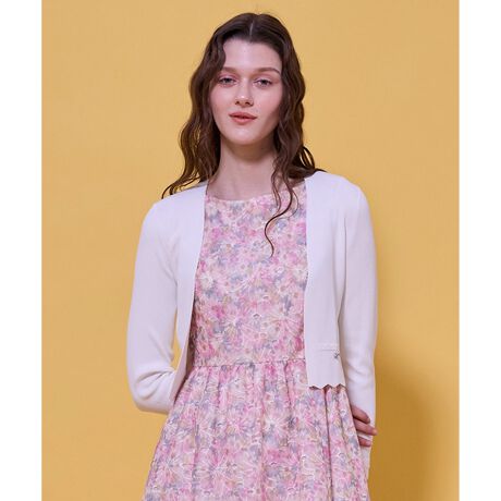 [^ԁFKRTOLS0093]2026 HOLIDAY COLLECTIONSCALLOPED JEWEL XJbvh WG̏íAƒŐ􂢂ł鏤iłBƐ̃XJbvfUCiĂm[J[{BRpNgȏ䊴łƂۂɎdグAs[XhXɍ킹ătH[}ȏɂӂ킵ꖇBOẴfUC͋AANZT[ƂQłB܂ÃJ[uCRƃEGXgʒu邽߁AX^CAbvʂ҂ł܂BTVvȃ|PbgfBe[A肰ȂivXB悢݂̂fނŁAƊۂȂy₩ɁBjbgL̏_炩ƐLkŁAԂ̒pKɉ߂܂ByfށzȂ₩ŗ̂fށB_炩ȔGƏiȂق̂Ƃ򊴂܂BKxȃn̂ŃVGbgYɕۂy₩BɃtBbgXgb`蒅SnǂłBňF߁LkF₠聙F