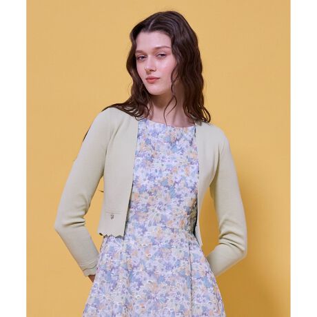 [^ԁFKRTOLS0093]2026 HOLIDAY COLLECTIONSCALLOPED JEWEL XJbvh WG̏íAƒŐ􂢂ł鏤iłBƐ̃XJbvfUCiĂm[J[{BRpNgȏ䊴łƂۂɎdグAs[XhXɍ킹ătH[}ȏɂӂ킵ꖇBOẴfUC͋AANZT[ƂQłB܂ÃJ[uCRƃEGXgʒu邽߁AX^CAbvʂ҂ł܂BTVvȃ|PbgfBe[A肰ȂivXB悢݂̂fނŁAƊۂȂy₩ɁBjbgL̏_炩ƐLkŁAԂ̒pKɉ߂܂ByfށzȂ₩ŗ̂fށB_炩ȔGƏiȂق̂Ƃ򊴂܂BKxȃn̂ŃVGbgYɕۂy₩BɃtBbgXgb`蒅SnǂłBňF߁LkF₠聙F