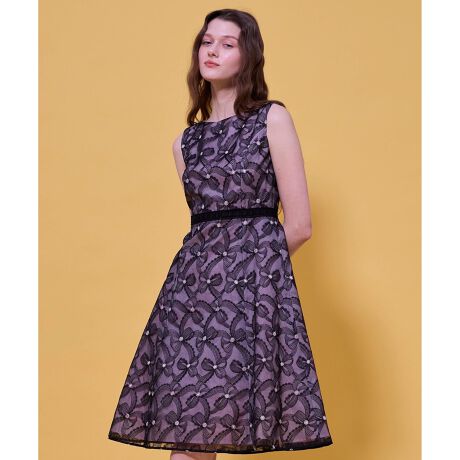 [^ԁFOPTOLS0010]2026 HOLIDAY COLLECTIONETERNAL RIBBON G^[i {̏íAƒŐ􂢂ł鏤iłB؂₩ȃ{̎hJڂ䂭tF~jȃhXB{Ȃł邩̂悤ȗ̊̂@ׂȎhJ؂₩Əi˔ۂ^Ă܂BEGXgɂ̓xgzAVGbgɃnvXBX^CAbvʂCʂȂo؂₩ȃV[ɍʂ^fGȈꒅłByfށzƃnE򊴂̔̕D萶nłI[KW[̑fނgpĂ܂BӂƂVGbgL[v܂By@\zL@\fނgpĂ܂BňFʁLkFF