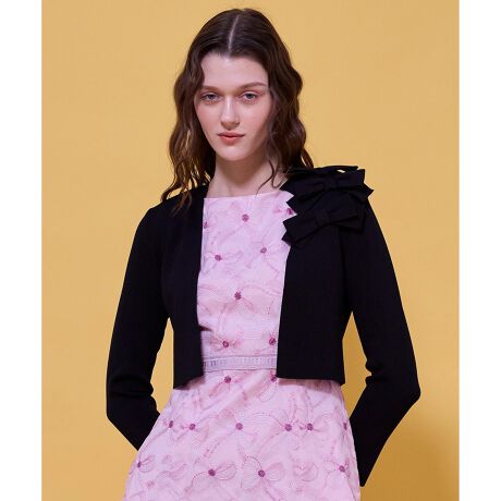 [^ԁFKRTOLS0010]2026 HOLIDAY COLLECTIONETERNAL RIBBON BOLERO G^[i { {̏íAƒŐ􂢂ł鏤iłBjbgfނŎdĂԂ̃{A؂₩ŃtF~jȃ{B̓Iȃ{̓ANZgɂȂȂAfނŎdグ邱Ƃŏiɂ܂BVvȃhXɂƉHD邾ŁAʊ̂؂₩ȈۂɁBtH[}ȃV[͂AfC[ȃX^Cɂ􂷂閜\ȈꖇłByfށz[̂Ƃ݂ƃiC̃n킳AȂ₩ŏiȃĉjbgfށBG肪ƂĂȂ߂炩łB₷Aɂ̂ŉKɒĂ܂BňFʁLkF₠聙F