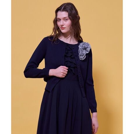 [^ԁFKRTOLS0094]2026 HOLIDAY COLLECTIONGLOW CORSAGE KNIT OE RT[W jbg̏íAƒŐ􂢂ł鏤iłB̓Iȃt[`[tڂ䂭A؂₩Ƒlۂ˔jbgJ[fBKBzł肵t[`[t̓cB[hfނłPPƂł肵Ă܂BiȃVGbgƗJ[Âقǂ悭߁AGKgȈۂo܂BhX⃏s[XɉHD邾ŁAʊ̂X^CɎdオꖇłBRT[W͑@ׂȍƂȂĂقꂪo₷߁A\Lʂ􂢂ł̂𐄏܂BRT[W𕽂ɂď񂾏Ԃł͂邽߁Ap̍ۂ͂gŃRT[W𐮂ĂByfށz_炩ɋzt悤ȒSnBق̂Ƃ򊴂Y߃X^CɂȂޏ㎿ȑfނłBVGbgYɕۂgɂœKBقǂ悢Lk܂BňFʁLkF₠聙F