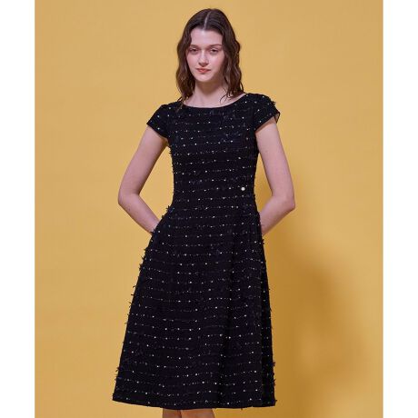 [^ԁFOPTOLS0040]2026 HOLIDAY COLLECTIONFLOWER HIDE AND SEEK t[ nCh Ah V[N̏íAƒŐ􂢂ł鏤iłBȉԂ̌`̃XpR[ґɎU΂߂A؂₩œʊ̂hXBnŜɂ߂`[t́AтɌ󂯂đ@ׂȕ\𐶂ݏoAsƏiȉ؂€YĂ܂BVGbǵAEGXgƈ߂ȂAXJ[gɒ悢tAtBbgtACB炵ȐĂAX^CAbvĂfUCłB؂₩ȃV[ɂ͂AVvȃANZT[ƍ킹ăfC[ɂ₷A㎿Őꂽl̂߂̈ꒅłBZbgAbvłWPbgjbgWPbgAW܂Bfނł肵XJ[g܂Byfށził炩A₷BƊȂA₷s[XłBy@\zL@\fނgpĂ܂BňFLkFF