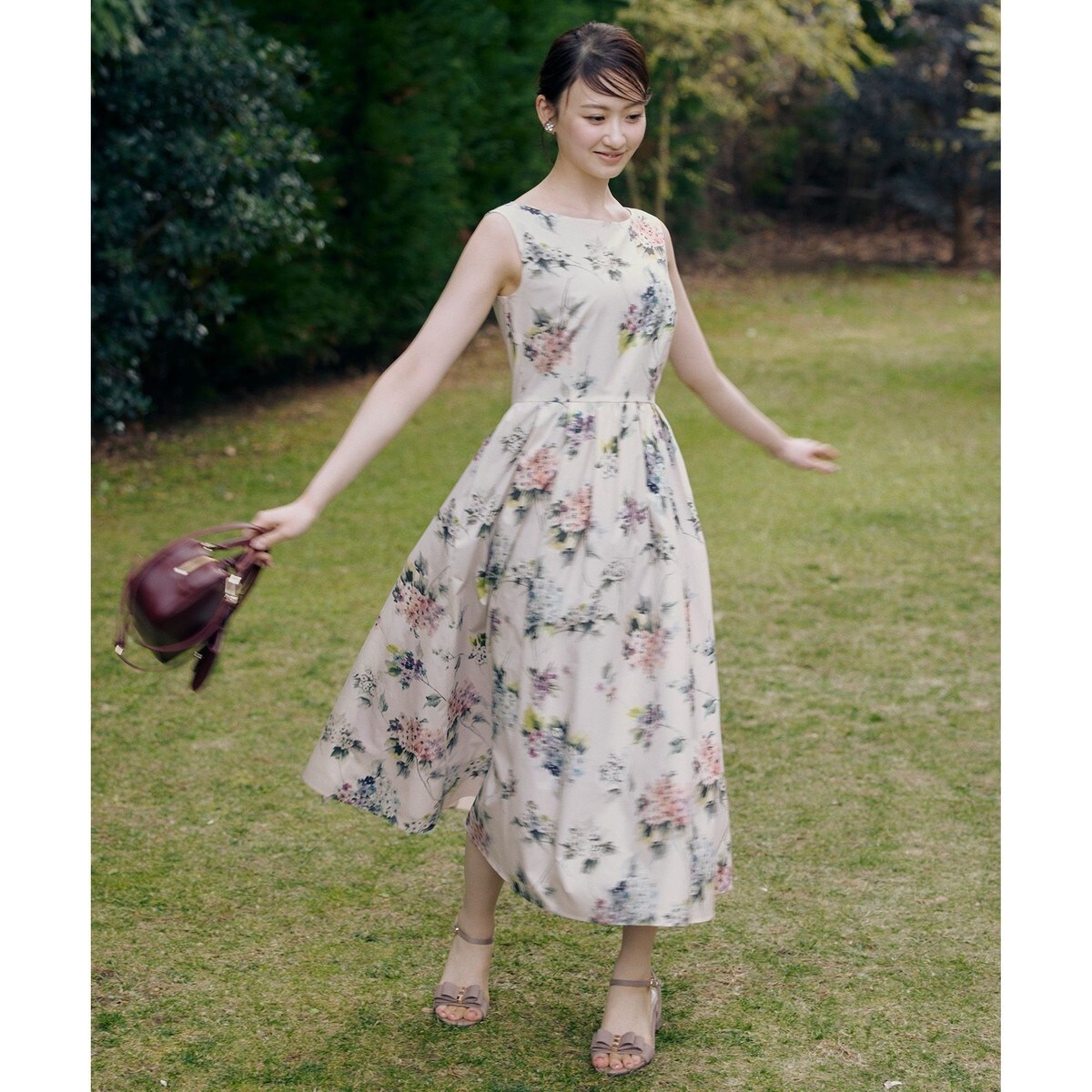 新品✨TOCCA トッカ ゴールデン コスモス 花 柄 レース 刺繍 ワンピース 新品✨TOCCA トッカ ゴールデン コスモス 花 柄 レース 刺繍