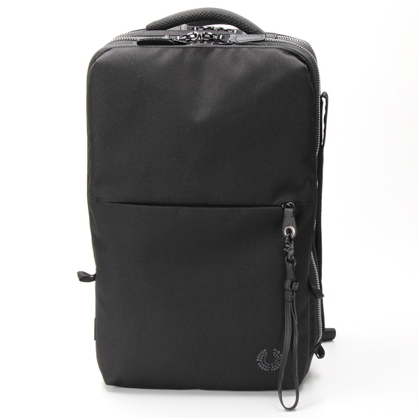 PID】レザーとナイロンのコンビ使い3WAYビジネスリュック | ピー・アイ