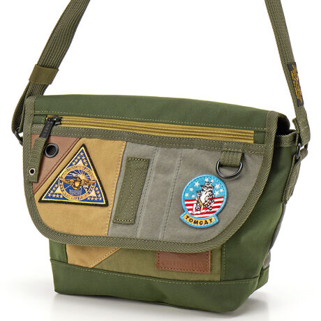 [^:AVX3520N]AVIREX\G-1̃fUC𗎂ƂTOPGUNV[YoBre[Ŵ悤ɎdオGuby|CgBEHbVhH{n̓re[WAŴ镗ɁBʂɂ̓ABbNX̕XeVĂAɂӏɂȃfUCBĂB