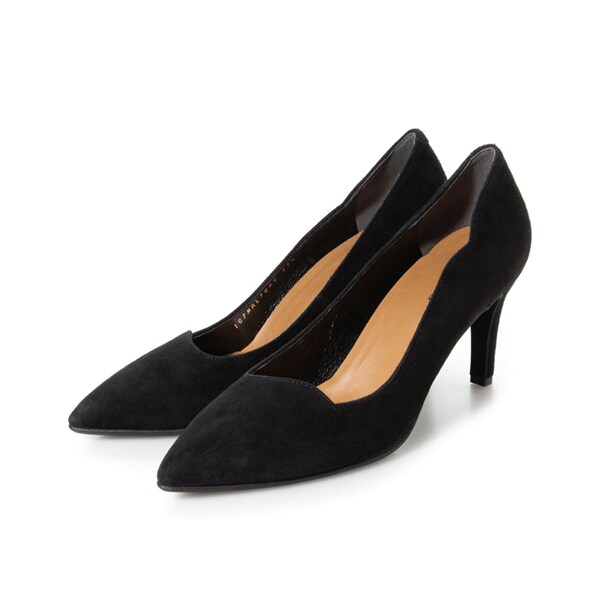 流れる様なカーブラインを描く綺麗なカットライン。足入れに定評のある