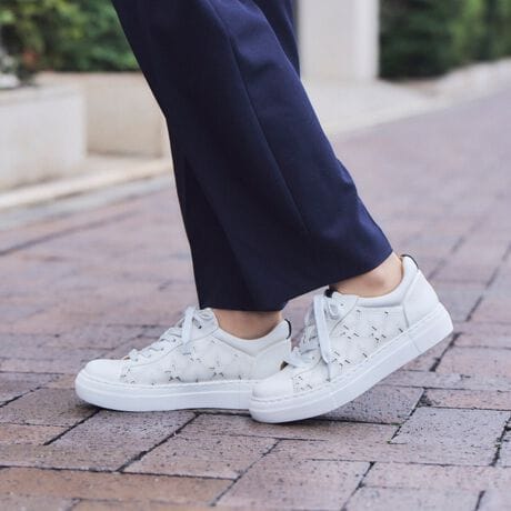 [^:DML6051]ɐlĈLeBO[JbgXj[J[̐V삪oꂵ܂BV[ÝA[U[JbgŁ炢Al킢fUCɎdグĂ܂BɁA̒ނgpĂAX^CAbvꂵ|CgłB