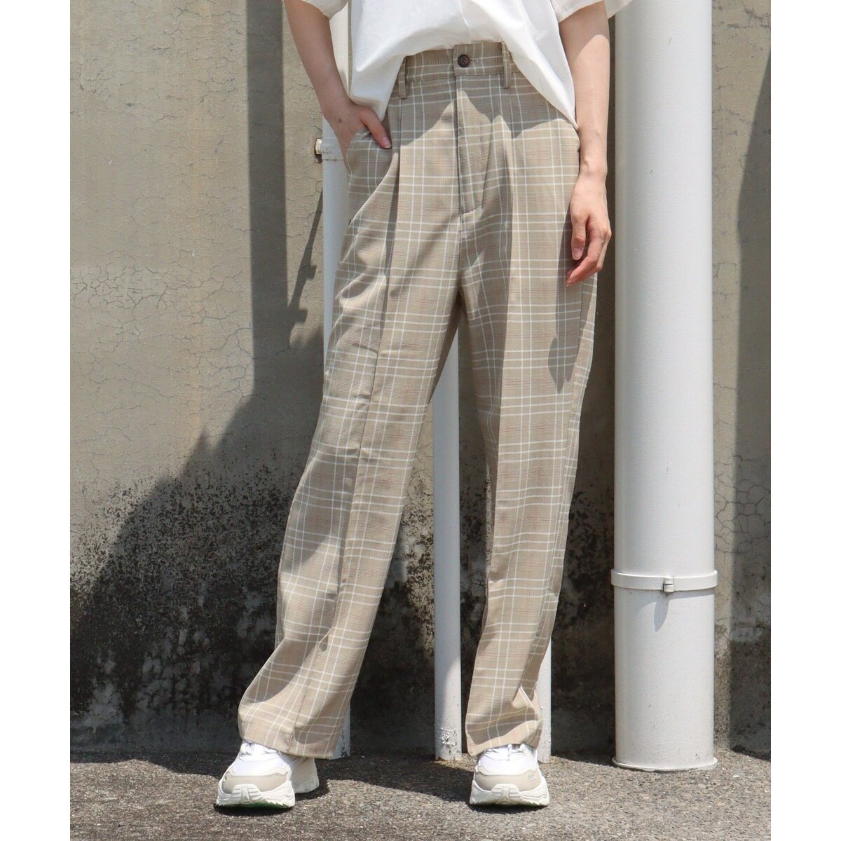タック入りストレートパンツ | ヴァンスエクスチェンジ(VENCE EXCHANGE