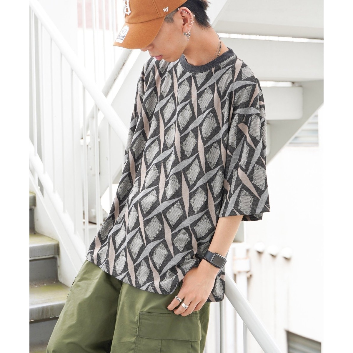 幾何学柄ジャガードTシャツ | ヴァンスエクスチェンジ(VENCE EXCHANGE