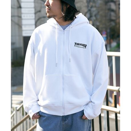 [^ԁF35350122]XP[^[t@bV̑㖼łuTHRASHER^XbV[vWbvp[J[oIfC[g₷AVvȃfUCłByfށzV[Ypł闠ёfށByfUCz{t[hɂ݂̃ShJ܂BƗ]T̂I[o[TCÝAgh͂AC[hX^Cɂ􂵂܂By߃R[fBl[gzfj`mpƍ킹ĉ̃XP[^[t@bVy񂾂ACi[ɃSTVcd݁AWbvJăS锲X^CɃrbOTCYŒp̂߂łByYEfB[XǂOKIzjZbNXŒp\ȃACełBY͂A̕p̂߁Bp[gi[Ƃ̂R[fIyTHRASHER XbV[zXbV[E}KW琶܂ꂽXP[^[ȂPx͓n[hAN[ȃuhI1981NɃTtVXREric SwensonAFausto VitellonČ킸ƒmꂽUSA\XP[g{[h厏THRASHER MAGAZINEBG̊sɗ܂炸̃uhƂĂ̒nʂ͐E̎҂̊ԂŊmł镨ƂȂĂBXP[g{[h̘gɂƂꂸEFAAA[g[NAbNÃXChX|[cEɒuĂ̓Ǝ̐Eς͂킻̎̃TuJ`[̑㖼ɂȂĂƌĂߌł͖BInstagramɂċߓ\̃ACe⃋bNЉĂ܂B@vence_sharestyle