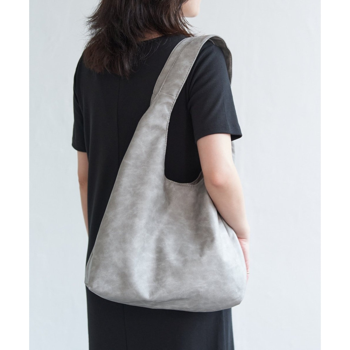 ハンドメイド、トートバック、ヴィンテージ、マルシェ 。 ワイドベルトラウンド 追加予約》quaranciel: ベルトデザイン 2way トートバッグ（A4