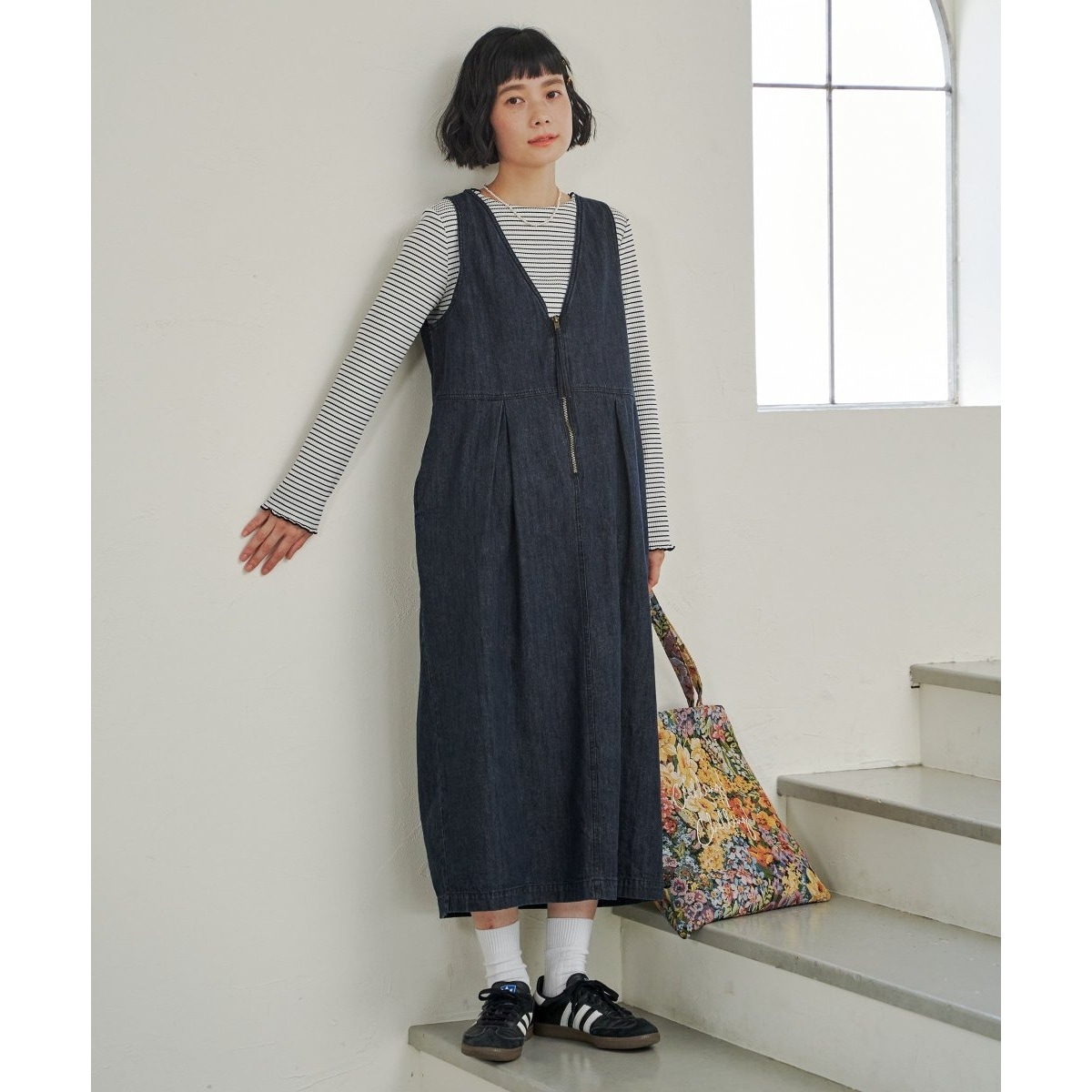 新品タグ付き　2WAY仕様ウールVネックワンピース　アーバンリサーチドアーズ 新品タグ付き 2WAY仕様ウールVネックワンピース アーバン