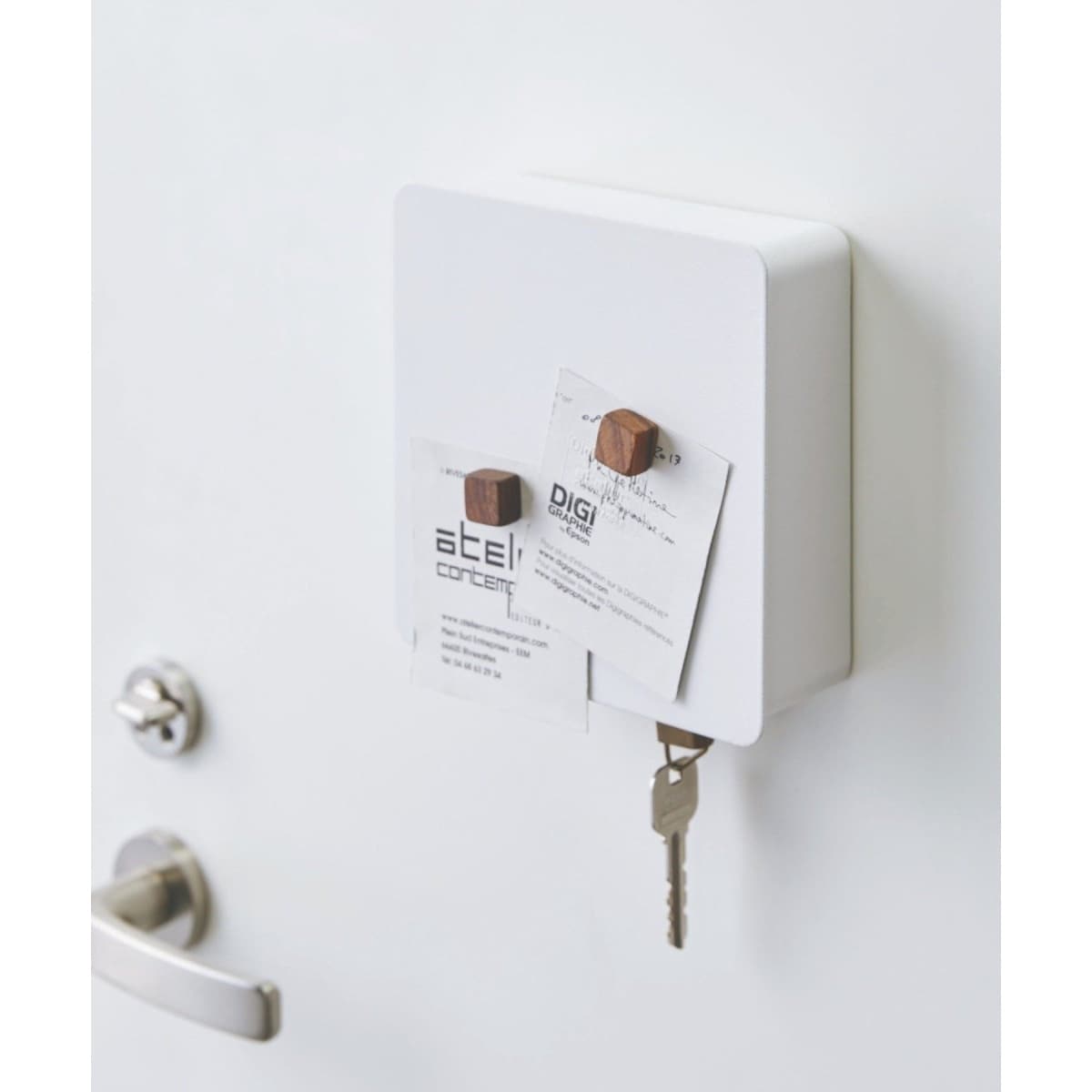 [}C]yWEBztower }OlbgL[tbN2i/LBCiLBCj zCg