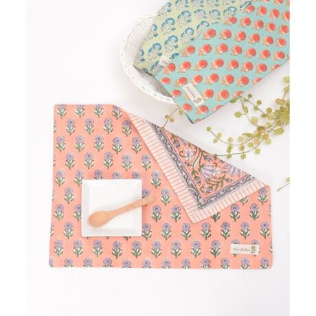 [^ԁF30660310]؂₩ȃ{^jJ̃Ch`}bgB\ƗAo[VuŎĝꂵIyfUCzCh̃ubNvgŃfUCꂽ{^jJ̃`}bgBy|Cgz\ŕ͋CςISƂ߂zFƑfpȉԕŁAe[ȕオԔ̂悤ɉ؂€܂B