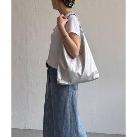 [^ԁF30294841]􂦂鍇gpOp`̃V_[obOByʂŃRpNgɎ[łATuobOƂĂdpɂ܂܂ȃV[Ŋ􂵂܂Byfށz􂦂鍇vByfUCzOp`̃V_[|obOBy|CgzE􂦂鍇vgpEgт]TœTCY̑OʉBt@Xi[tEV_[̓\tgX|WŌy