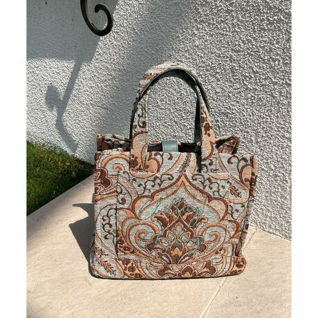 [^ԁF30294845]݂̂WK[hD萶nɁA肰Ȃf郍ShJ~jTCY̎񂰃obOB؂₩̒ɗiȘȂ܂ŁAƂOoTuobOƂĂ􂵂܂Byfށz݂D萶nɃShJByfUCzRpNgȃTCỸ~j񂰂łBy|CgzEڈȏ̎[́i15cm}`ł[jE͈SxgXibvtE͍gŃɂAʂ