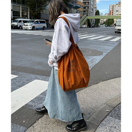 [^ԁF30294855]y₩ȃ|GXefނɁgHELLOh̃SA炵fUC̃g[gobOBԌ̓hXgdlŋВ̂悤ɍîŁAgɂSłBA4TCY܂邽ՂeʂŁAʋ΁EʊwEoȂǕLB