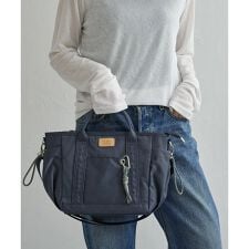 10ポケット2WAYトートチャーム付き