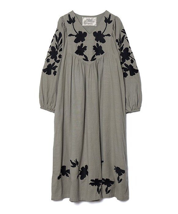 力強く咲く花々の刺繍OP | アズノゥアズドゥバズ(as know as de base