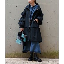 アズノゥアズドゥバズ(as know as de base)のフリルフリルロングコート