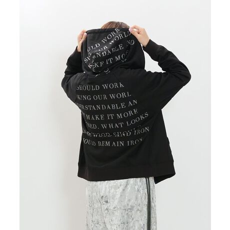 [^:D30480] z߂Ob^[vgt[fB _炩Kȃ~jёfނgpAH~ɂ҂̃t[fBBy₩Ŕ̗ǂfފ́AOV[Y􂵂ĂDGACełBOX[udlŌ܂ɂƂ肪Aǂȑ̌^̕łƒȂ郊bNXVGbgBgɂ͕֗ȃ|PbgA肰Ȃ{ꂽvgl[fUC̃ANZgɂȂĂ܂Bt[hƌgɂ́AOb^[vgŁû̖{̎p𑸂сAUł܂ƂȂAfނ̂̂̔؂ɂvƂbZ[W\BT߂ȋP̒ɁAuh̓NwƂ肪ÂĂ܂Bx[VbNȂ݊̂fUCŁAfC[ɂoɂBƉHD邾ŋC܂őOɂȂAʂ1łB