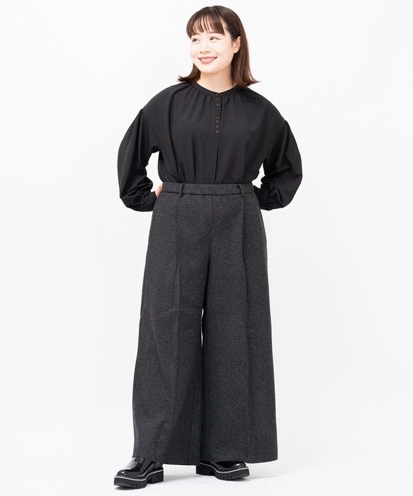 アズノウアズオオラカ ストレート パンツ ブラック サイズ4 アズノウアズオオラカ ストレート パンツ ブラック サイズ4 パンツ