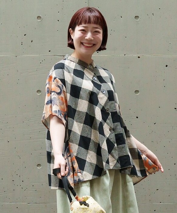 アズノウアズオオラカ ストレート パンツ ベージュ サイズ4