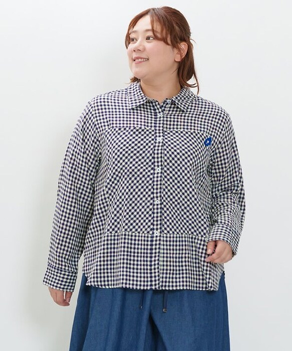 新品タグ付☆アズノウアズオオラカ刺繍ブラウス青大きいサイズ５（15〜17号） アズ ノゥ アズ オオラカ(AS KNOW AS olaca) レディース