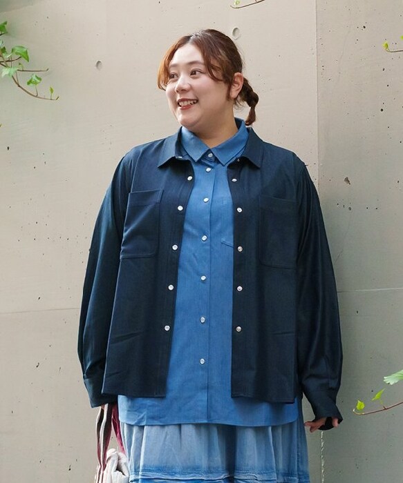 新品タグ付☆アズノウアズオオラカ刺繍ブラウス青大きいサイズ５（15〜17号） アズノゥアズオオラカ 大きいサイズ 刺繍 ケーブルニット シャツ