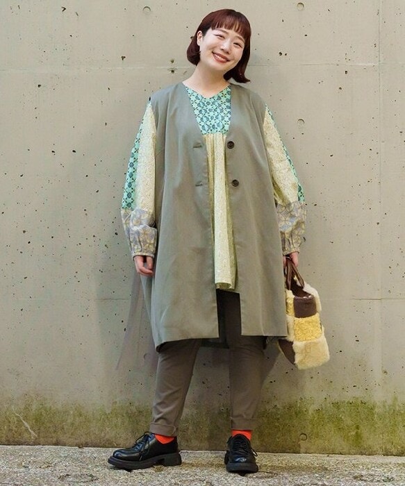 大きいサイズ 5 新品 黒ハンドクロシェでジレー アズノウアズオオラカ 大きいサイズ 5 新品 黒ハンドクロシェでジレー アズノウアズ