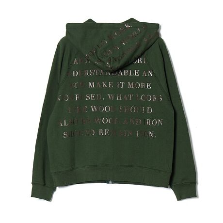 [^:O30480] z߂Ob^[vgt[fBi傫TCYj _炩Kȃ~jёfނgpAH~ɂ҂̃t[fBBy₩Ŕ̗ǂfފ́AOV[Y􂵂ĂDGACełBOX[udlŌ܂ɂƂ肪Aǂȑ̌^̕łƒȂ郊bNXVGbgBgɂ͕֗ȃ|PbgA肰Ȃ{ꂽvgl[fUC̃ANZgɂȂĂ܂Bt[hƌgɂ́AOb^[vgŁû̖{̎p𑸂сAUł܂ƂȂAfނ̂̂̔؂ɂvƂbZ[W\BT߂ȋP̒ɁAuh̓NwƂ肪ÂĂ܂Bx[VbNȂ݊̂fUCŁAfC[ɂoɂBƉHD邾ŋC܂őOɂȂAʂ1łBmodelFH160