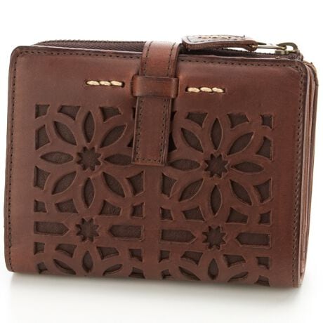 [^:44240]C^AỸIC\Ɋ܂񂾋vgpV[YŁA\ʂɑ_ȃJbg[NĂ܂B܂AyAfUCAV[YȂǂœM_܂BJbg[Ñ`[t́AnCn݂Ɍ`IȕC[WĂAԂƐ\Ă܂Bt@Xi[[Ɏd؂݂AɃJ[hXy[XB܂zȂJ[h[͂Ag̗ǂ^łB