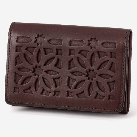 [^:44245]C^AỸIC\Ɋ܂񂾋vgpV[YŁA\ʂɑ_ȃJbg[NĂ܂B܂AyAfUCAV[YȂǓM_łBJbg[Ñ`[t́AnCn݂Ɍ`IȕC[WĂAԂƐ\Ă܂B