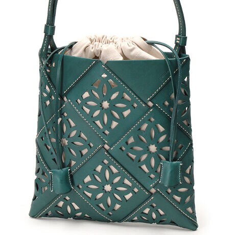 [^:43977]ʏoXPbǵu҂ށvuDvƂɂA\Ȃ̐^ɂBfނ́AC^AAo_bV?JЂ̃~l@XVǏi1.8mm?2mmjgpBڂ́AtbgōdAłĂƂƂg݂܂ޕ\A܂Ɂuv炵v𑶕ɂŷ݂ő̖́BntȂꖇdĂ̍́A\ʂł͂ȂAʂɂCz܂BɉāADAAPAƂvȂł͂̋ZpAJɒJɎ{ƂŊA܂ɐElZp𒍂񂾃V[YBtāAC̏㏸ƂƂɒȂy₩ɂȂ邱̋G߁B~蒍󂯂ČzIɍLJbg[N̉Ԗ͗lBł͂Ȃ̖͂߂iBmȌoN񑩂A25NԈĂu{̊vv̖͂ƂƂɂy݂B<fނ̓Ebg>fށF~l@{bNX<舵̒ӁE@>vFA_X@fP[gN[@RfBVjON[Z@AN[