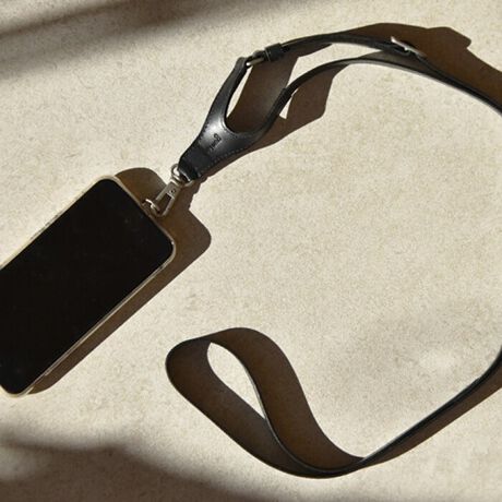 [^:43581]X}[gtHX}[gɎ^ԂƂł郌U[XgbvBv[ggentenS[U[ɃAbvf[gčēoBX}zP[X̉̕J̃^CvɑΉĂ܂B肻Ŗ㎿ȑfނgentenIWiXgbvłB̓jZbNXΉBqfނ̓Ebgr~loXVIgpq舵̒ӁE@rvFA_XZ@fP[gN[Z@RfBVjON[Z@AN[i[Z