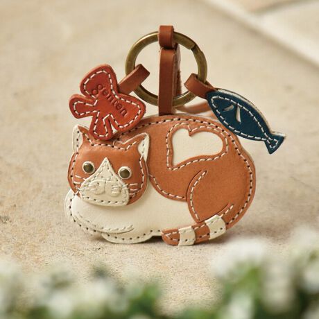 [^:40862]lC̔L`[ɂ͒F̃n`oB̊ۂ݂ƁAn[g^̔u`炵\ɁBn`́Az̒SڌɂĖѐFĂLB̖͗l̔̎Ɍ邱ƂALŉN̗ǂLƂ܂B{fBɂ́AK^Ăъ񂹂ȃn[g}[NtĎdĂ܂Bqfނ̓Ebgrfނׂ͂ă~l@XVIgpĂ܂B<舵̒ӁE@>vFA_X@fP[gN[@RfBVjON[ @AN[i[