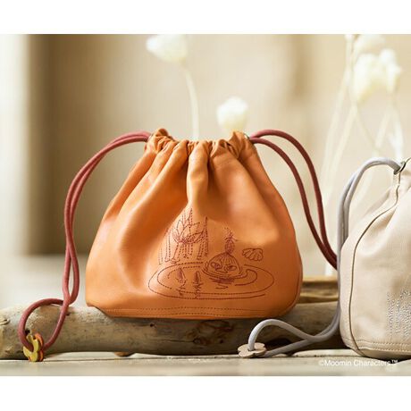 [^:46138]uRƋȂ炷vBȋʂzɊÂn܂gentenƃ[~̃RNVBtBh̍ƃg[xE\|[~V[Yɓoꂷ̂́ALȎRƂ̒ŕ炷ӂLN^[BD⃆[AA₩Ȋт؂ɂ鐸_̎R𑸏dSȂǂ\A𒴂ĈꑱĂ܂B{RNV́AƃR~bNXĩA[gɍ쐬܂Bi̎ȐEςvƂR̕YfނpāAJȎdōוɎ܂ōČĂ܂B2025Ńu[~v1ڂ̏o80NƂLOׂNB[~Jŕ炷LȏZl̐E`uMOOMIN collectionvAF܂̓XɂƊY܂悤ɁBǎȃJ[tłuTXeBiuВvɃ[~Eo[WołBv̐FƏx炵hJ͖ڗ邱ƂȂA肰ȂANZgƂĂ܂BhJ́Aw[~J̉Ă܂x̑}GB`ɏoXg[[̃A[gXeb`̂悤ɌhJŕ\܂Bnɂ̑}GgpeLX^CvgBobO`ĂEςLВłBɊւāA1Jx͂N[̎gpTBfグ̂߃V~ɂȂ₷̂ŁA@݂̂ŎRȌoNωy݂BvɃcF̕ω\Ăi1JxjN[gpBiN[gp̍ۂ́AKڗȂƂŁAڂłmFȂ炨Bhz͏FZȂ܂̂ŁAŜɂȂ܂Ăj܂AN[genteñfP[gN[ł̂߂܂BN[ŕ\ʂی삷邱ƂŒ܃LYtɂȂ܂Bqfނ̓Ebgrv̒łƂJ[tfނgpB^jɂƒЂށAɎԉɂ̂sbg₵Bv̕\ʂ͈؂̃veNgv̂̂̎RȕAǂyŒdオB̂ߑF܂̂łB̃V~LŶVRfނȂł̖͂͂łB@q舵̒ӁE@rvF A_X Z fP[gN[  RfBVjON[  AN[i[ iƂĂ̂͊Sfグ̊vȂ̂ŁAV~ɂȂ₷߂łB\ӂĂgpBA_X̓obÔgpOɂg܂BK30cmȏ㗣ĉ~`悤ɂgpj