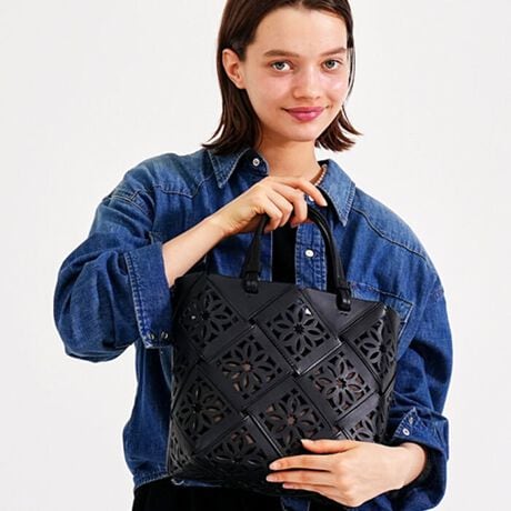 [^:43980]ʏoXPbǵu҂ށvuDvƂɂA\Ȃ̐^ɂBfނ́AC^AAo_bVEJЂ̃~l@XVǏi1.8mm`2mmjgpBڂ́AtbgōdAłĂƂƂg݂܂ޕ\A܂Ɂuv炵v𑶕ɂŷ݂ő̖́BntȂꖇdĂ̍́A\ʂł͂ȂAʂɂCz܂BɉāADAAPAƂvȂł͂̋ZpAJɒJɎ{ƂŊA܂ɐElZp𒍂񂾃V[YBtāAC̏㏸ƂƂɒȂy₩ɂȂ邱̋G߁B~蒍󂯂ČzIɍLJbg[N̉Ԗ͗lBł͂Ȃ̖͂߂iBmȌoN񑩂AĂu{̊vv̖͂ƂƂɂy݂B