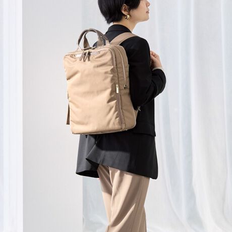 [^:68684]ʋ΂ɍœKȃXNGA^̃Xŋ@\IA4TCYΉ̃rWlXbNBGLXph@\tB14.0C`m[gPCAA4t@CTCYBdԓȂǂőOۂזɂȂɂAXŃRpNgȃVGbgɎdグ܂BPPC[Xy[X14.0C`m[gPCAA4t@C[\BNbVŁASăm[gp\R^ԂƂł܂BPC[C[ƗĂ̂ŁAvCx[gȉו͂Ɍ邱ƂȂPCo܂BQl[@14.0C`m[gPCFW33~H24~D2.5cmA4t@CF31.3~23.1cmGLXph@\t@Xi[JƂŁA}`gėeʂ𑝂₹GLXph@\̗pBi菭וɂΉł܂B|PbgOCɂ̓y▼hȂǃrWlXc[[łI[KiCU[|PbgzuBOoKvȂ̂Ɏo܂B{gz_[CCւ͐܂ݎP𗧂ĂĎ[ł֗ȃ|PbgBo[eNg|Pbgtg㕔͍RECXERۉHngp|PbgݒuB()ij RECXERۉH͐i̓̃ECX̐A@ۏ̍׋ۂ̑B}܂BaC̎Â\hړIƂ̂ł͂܂BX}[gANZX|Pbgwʂɂ̓X}[gtH[ɓKm̃|PbgoŎgXy[XzuBdԂ̏~Aɂ܂ɕ֗BZLeB|PbgwʂɃt@Xi[t̃|PbgzuBMdi̊ǗȂǂɂ𗧂܂BZbgAbv@\X[cP[X̃vhCunhɌŒłxgtBnhwۂɎזɂȂȂ悤AXibv{^ŗ߂2{̃nh̗pB_uANZX|Pbgtgւ͑O⌨|ۂɁAE珬o܂BnÂꏊłו₷悤A邢O[̃XgCvnCCAtg|Pbgɍ̗pBPC[Xy[Xɂ͏_炩ȑfފ̃O[̐ngpĂ܂Bjo[Tn[lXƂ́HɊÂϓIȃbNn[lX`łBbNp̐l̑JAlXȑ̊i59vB̕ς瓱oAn[lX`AtʒuAtpxɂ邱ƂŁA葽̏[U[ɃtBbgujo[Tn[lXv܂BɃtBbg邩wdɂA藎ɂIxɔwۂmזw܂肷Ix----------------------@\ڍ<>NbVPC|Pbg~1Б}`|Pbg~2t@Xi[|Pbg~1ybg{gz_[~2<tg|Pbg>I[v|Pbg~1}`Ȃ|Pbg~PБ}`|Pbg~Py~QL[tbN(`F[)~P<\>cJ~Qo[eNg|Pbg~PTCht@Xi[~Q(|Pbg1łBANZX\)<w>t@Xi[|Pbg~PX}z|Pbg~PZbgAbv@\----------------------