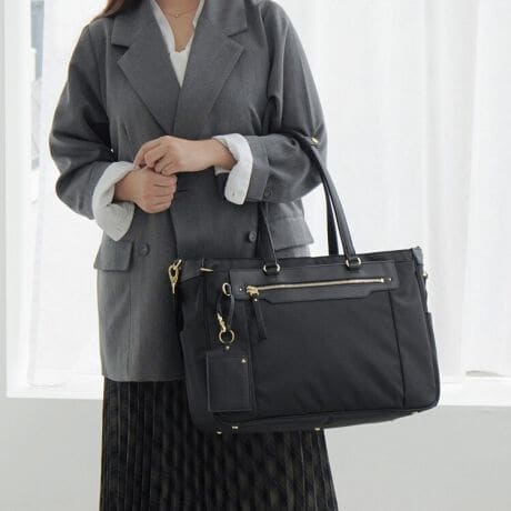 [^:68702]ǂȃX^Cɂ킹₷Ao܂őΉ\ȏ̂߂̃rWlXV[Y2Cdlň芴AS̎[͂̃rWlXg[gBPC[Xy[X14.0C`m[gPCAA4t@C[\BNbVŁASăm[gp\R^ԂƂł܂BQl[@14.0C`m[gPCFW33~H24~D2.5cmA4t@CF31.3~23.1cm2C\͉ו̎d₷悤A2C\̗pBPC⏑ނXy[XƕỉוXy[XłꂼꕪĎ[\Ȃ̂œꂽו₷ꂢɎd܂Btg|Pbgtgւ͖hyȂǂ̂Ɏo̎[ɕ֗ȃx^t|PbgځBȂǂ̎t\DJĂ邽߁AЈؓɂ܂Ƃ\łBTCh|PbgdԂ̏~ꎞIɉו܂ɕ֗ȃTCh|PbgځB{gz_[CCւ͐܂ݎP𗧂ĂĎ[ł֗ȃ|PbgBZbgAbv@\oɂ֗ȃX[cP[X̃vhCunhɌŒłxgtBeɒuۂɉꂪtɂAetBV_[xgȂȂߊ|ł̎gpłO\ȃV_[xgtBnÂꏊłו₷悤A邢x[W̐nfUC̗pBpXP[XobÕfUCɍO\ȃpXP[XtB----------------------@\ڍ<C@2C>E\CБ}`|Pbg~Q{gz_[~Pt@Xi[|Pbg~PEPCCNbVPC[|Pbg~PI[v|Pbg(}`)~1I[v|Pbg(Б}`)~2<tg|Pbg>L[tbN(cĴ)~1Б}`|Pbg~Qy~Q\ʃt@Xi[|Pbg~1TCh|Pbg(}`)~QZbgAbv@\<V_[>@3cm@()116-70cm<nh>c@()25cm@()60cm----------------------iXybNl摜̓Tv̂߁A\ȂdlύXꍇ܂B܂Ai̐F͂g̃fBXvCEj^[ɂۂƈقȂꍇ܂̂ł炩߂B̏i͐ΐ쌧蔭܂B͂܂ł̎Ql͂J[03FlCr[݌ɍ݌ɂ܂TCYW40~H29~D16 cmTCYɂĂ͂e17Ld880gfރ|GXe330dncC/PUH^v(|E^)Y@\ꗗA4^14.0C`PC[^2C^ZbgAbv^{gz_[^V_[xg^pXP[X