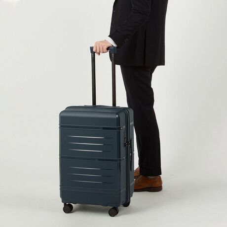 [^:05692]ÉɗDꂽoփLX^[CWFNV`̃X[cP[XB}bgȃ{fBɌ̂郉CX^CbVȃfUCBnh{̃J[ɍ킹ꊴ̂J[OłB`FbNCTCY/l3`5̗sBoփLX^[񐫂ɗDAeՂɕ]\ȑoփLX^[B|vs{fBVF͌yʁAϏՌASɗD|vs̗pʎd؂tׂ͉ڂꂪNȂ悤ʃt@Xi[d؂tCi[|[`tpbLOɕ֗ȑ召̃Ci[|[`2tTS_Ct@Xi[bNTS_Ct@Xi[bN(Travel SentryFbN)ڂŁA{܂ܗa\