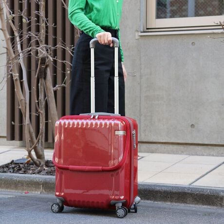 [^:06812]2`3x̂sɂ߂̋@ݑΉ̃X[cP[XłB@ݑΉ@݂\ȃTCYBZsoɃIXXłBtg|PbgړłJłƂו̏oɕ֗ȃtg|PbgB|PbgɂPC[Xy[XzuBd؂͗ʂɂd؂ŉוh܂BБɂ̓bVfނ̃|PbgɂtĂ菬̎[ɕ֗łBVXenhvhCunh͐gV[ɂĒ߂\łBTSbN{܂ܗa邱ƂłTS LOCK(Travel Sentry FbN)𓋍ځBL[KvƂȂ3P^̃_CBً}Ȃǌ󋵂ɂĂ͂sr`EO󂷏ꍇ܂̂ŗ\߂B{̏o͊eqЂɂđΉقȂATSbNڂ̃JołJėa悤߂ꍇ܂B̃X[cP[X̓_CbNŌ̐ݒׁAX[cP[X͕̌tĂ܂BX[cP[X̓_Ci0-0-0j̏ԂŌ𓮂ĒƎ肪OdlƂȂĂ܂B