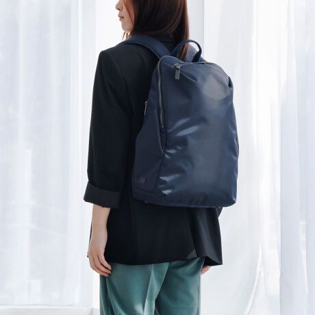 [^:17912]yʒʋ΃bNV[YutBv4̊O[Ə[̓@\ȂA520g̒yʂ܂B15.6C`m[gPCAB4t@CTCYBVvłƂfUCŁArWlXJWAX^C܂ŕLV[łg܂B1^CvŌJ悭Aו̏oX[YłB{̐nɂ͝A@\ɗDꂽet?H{ngpBJ̓̒ʋ΂₨łSłBPC[|Pbg15.6C`m[gPC[\BNbVŁASăm[gp\R^ԂƂł܂BQl[@15.6C`m[gPCFW38.5~H26.5~D2.7cm|Pbg̎[ɕ֗ȃ|Pbg𕡐zu܂B2WAYX[|Pbgʃt@Xi[Ɩ{̋C̑o畨̏oꂪ\ȃ|PbgB{gz_[܂ݎP𗧂ĂĎ[ł֗ȃ|PbgBtg|PbgbN㕔ɔzueʃ|PbgBdԂȂǂőÕANZX̂₷ɂ܂BTCh|PbgpXP[XX}[gtH̎[ɓKI[v|PbgBZbgAbv@\X[cP[X̃vhCunhɌŒłxgtB_CNgANZXt@Xi[w烁CC֒ڃANZXłt@Xi[݂܂BnÂꏊłו₷悤A邢O[̃XgCvnCCAtg|Pbgɍ̗pBPC[Xy[Xɂ͏_炩ȑfފ̃O[̐ngpĂ܂Bjo[Tn[lXƂ́HɊÂϓIȃbNn[lX`łBbNp̐l̑JAlXȑ̊i59vB̕ς瓱oAn[lX`AtʒuAtpxɂ邱ƂŁA葽̏[U[ɃtBbgujo[Tn[lXv܂BɃtBbg邩wdɂA藎ɂIxɔwۂmזw܂肷Ix----------------------@\ڍ<>EɏՍޓPC|Pbg~1EЃ}`t|Pbg~2E{gz_[~1Et@Xi[|Pbg~1i2WAYX[|Pbgj<O>Etg|Pbg~1ETCh|Pbg~2ETChtg|Pbg~1iDJt)E_CNgANZXt@Xi[EZbgAbvxg