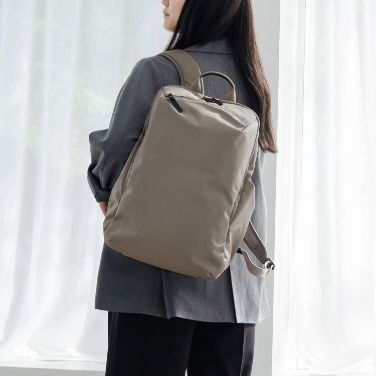 [}C]bN rWlXobO y B4[\ 15.6C`PC G[X tB 17912/G[Xiace.j O[W